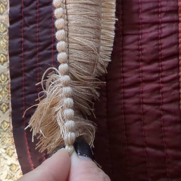 CREATIONS* Trim approximately 20m on this bolt, in pristine condition. 1.5" wide - Picture 9 of 11